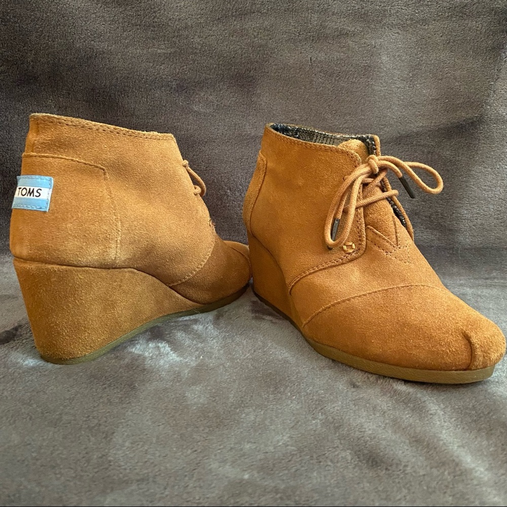 Tom’s Wedge Bootie